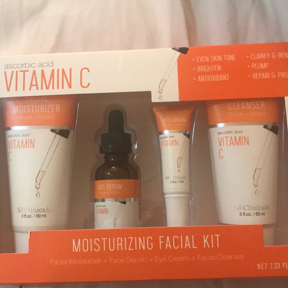 Vitamin c moisturizing facial kit